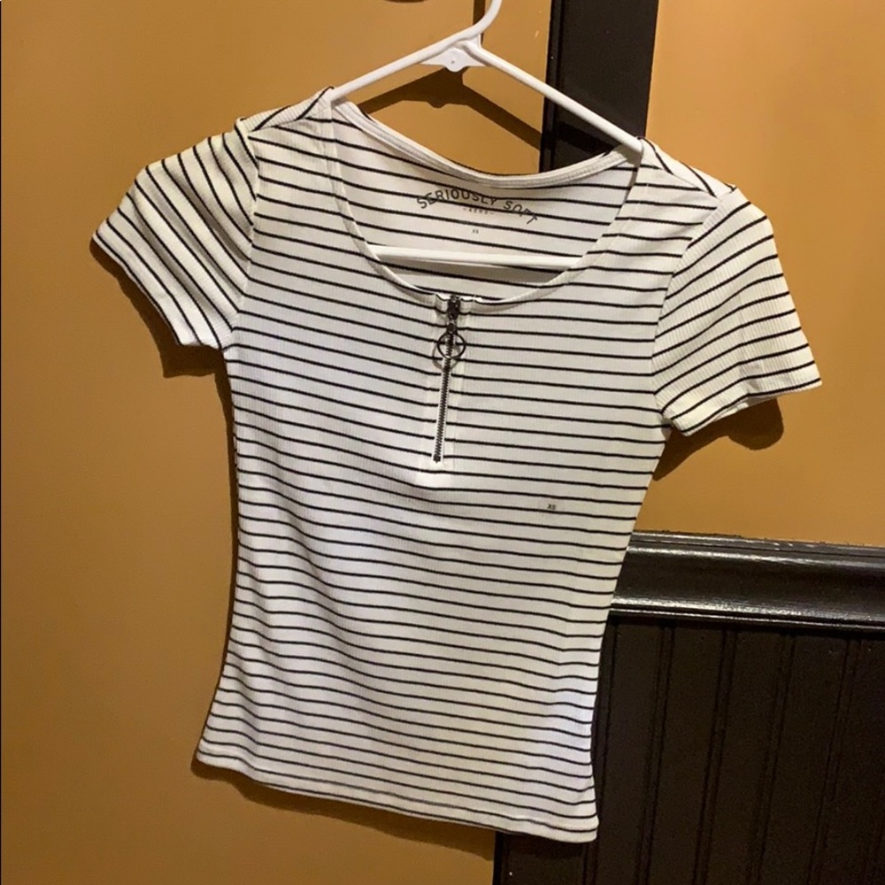 Aeropostale white and black striped T-shirt